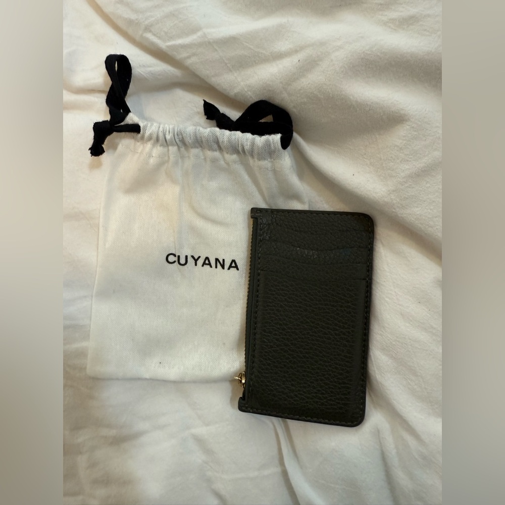 Cuyana Pebbled Leather Cardholder